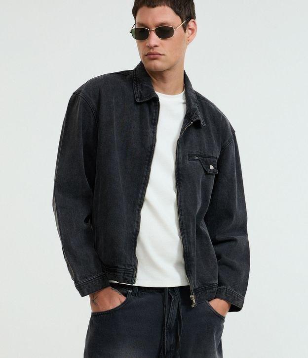 Jaqueta Boxy em Jeans com Gola Colarinho e Bolso Diferenciado - 1