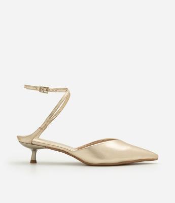 Sapato Scarpin com Tira Cruzada e Salto Fino