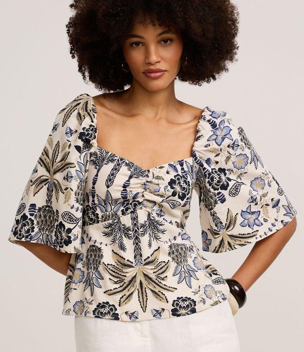 Blusa em Viscolinho com Decote Coração e Estampa Floral - 2