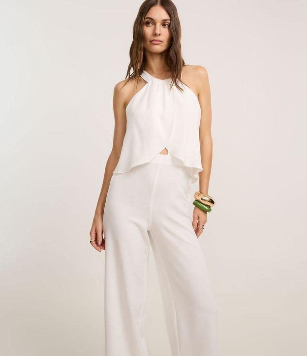 Macacão em Crepe com Gola Halter e Sobreposição Franzida - 1