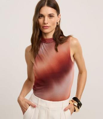 Blusa em Tule com Golinha Alta e Efeito Dip Dye