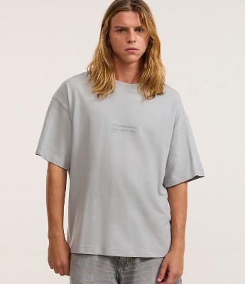 Camiseta Oversized em Algodão com Estampa Lettering Transcend Estonada