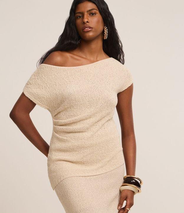 Blusa Texturizada em Tricô com Decote Assimétrico - 1