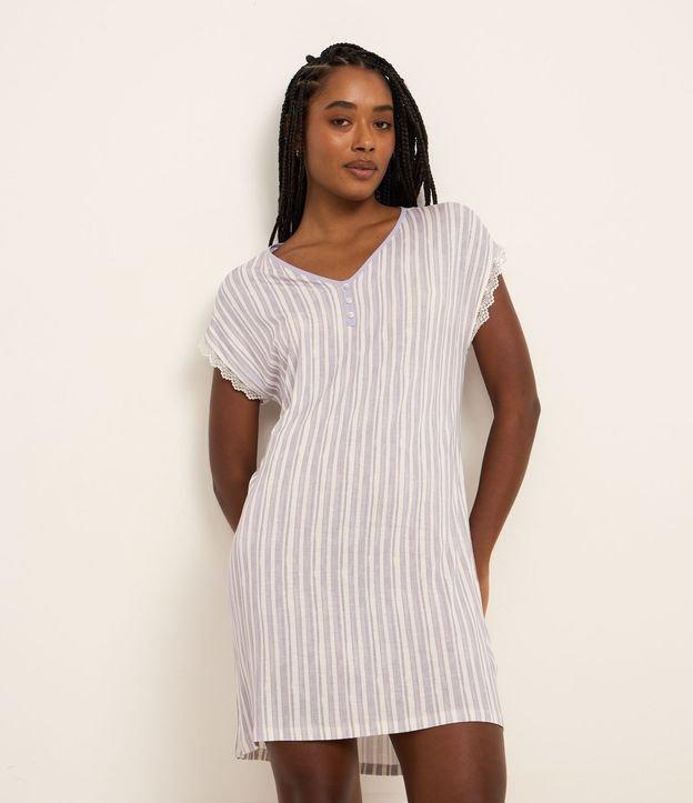 Camisola em Viscose com Estampa Listrada e Rendinha na Manga - 1