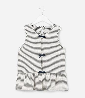 Blusa Infantil Slim em Moletinho com Estampa de Listras e Laços Aplicados - Tam 7 a 14 Anos