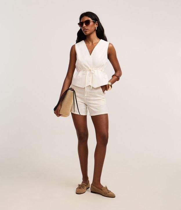 Short Cintura Alta Listrado em Sarja com Cós Alfaiatado - 2