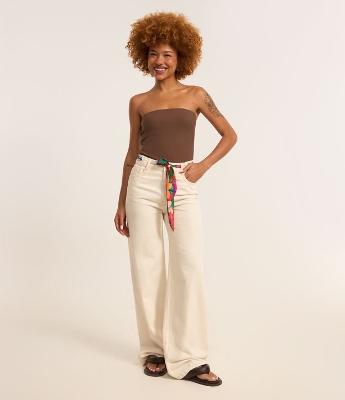 Calça Wide Leg em Sarja com Cinto Lenço Estampado