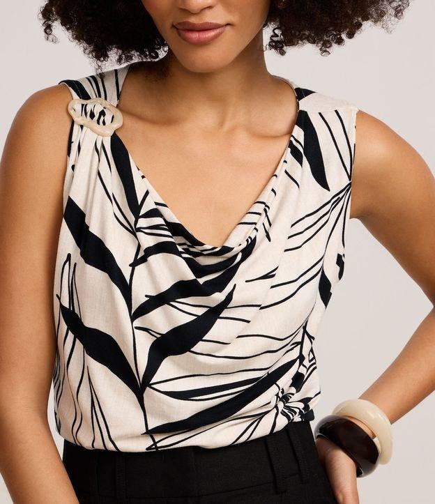 Blusa em Viscolycra com Decote Degagê e Estampa Folhagem - 3