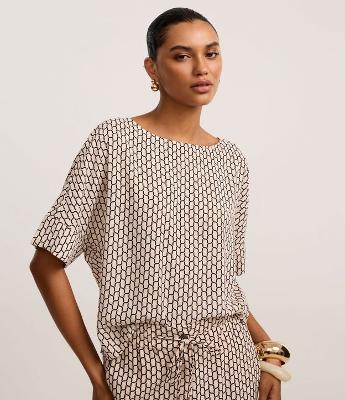 Blusa em Chiffon com Decote Redondo e Estampa Geométrica