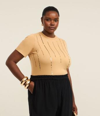 Camiseta em Viscolycra com Chuvas de Paetê Curve & Plus Size