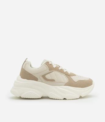 Tênis Jogging com Recortes Contrastantes