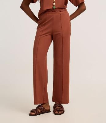 Calça Reta em Orly com Elástico e Cós Trabalhado