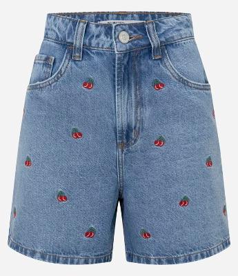 Short Mom em Jeans com Bordados de Cerejas