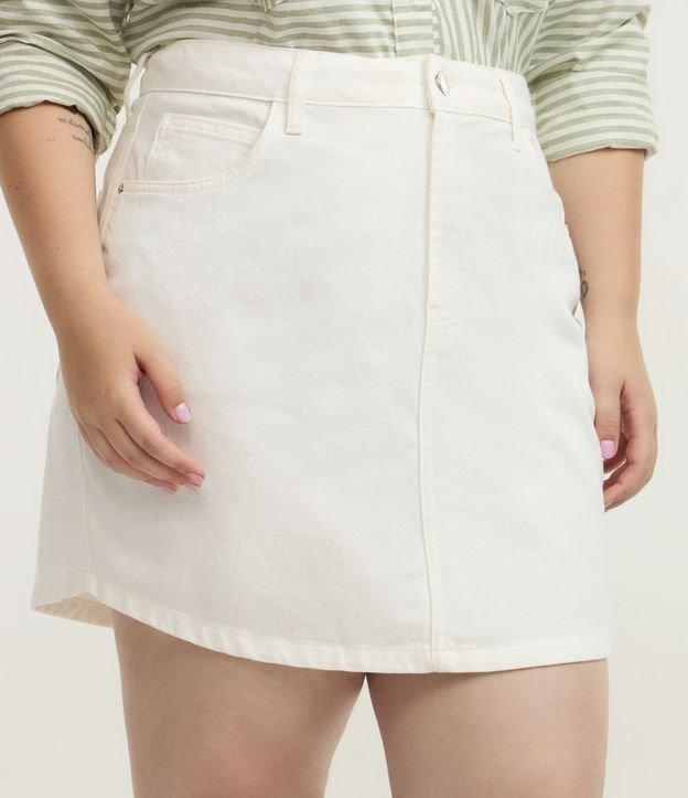 Saia Curta em Jeans com Bolsos Curve & Plus Size - 2