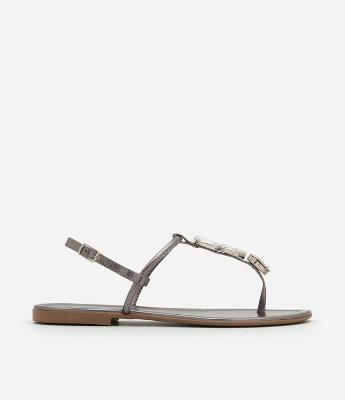 Sandália Rasteira com Tiras Finas e Pedras