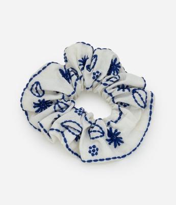Scrunchie com Bordados de Búzios