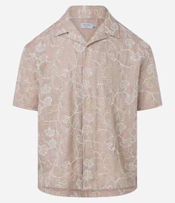 Camisa Regular  Manga Curta com Bordado Floral