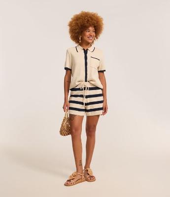 Short Listrado em Tricô com Efeito Crochê