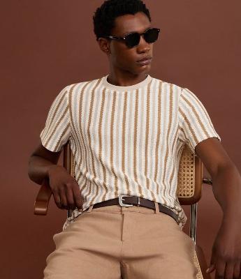 Camiseta em Tricô com Estampa de Listras e Texturizada