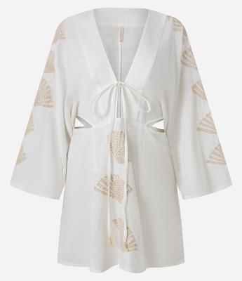 Saída de Praia Vestido Curto com Bordado de Conchas e Vazado Lateral