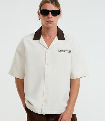 Camisa Boxy em Viscose com Letras Bordado Frente e Costas