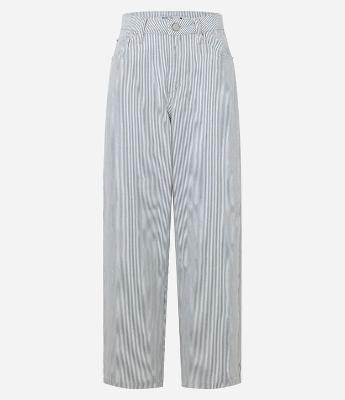 Calça Baggy Listrada em Sarja com Bolsos