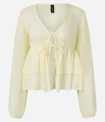 Blusa com Amarração Frontal e Manga Longa Ajustada