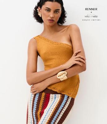 Blusa Ombro Só em Tricô com e Renda de Efeito Crochê