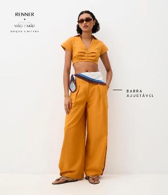 Calça em Algodão com Linho com Prega Ampla e Barra Larga