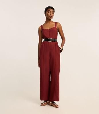 Macacão Reto em Crepe com Decote Coração e Pregas