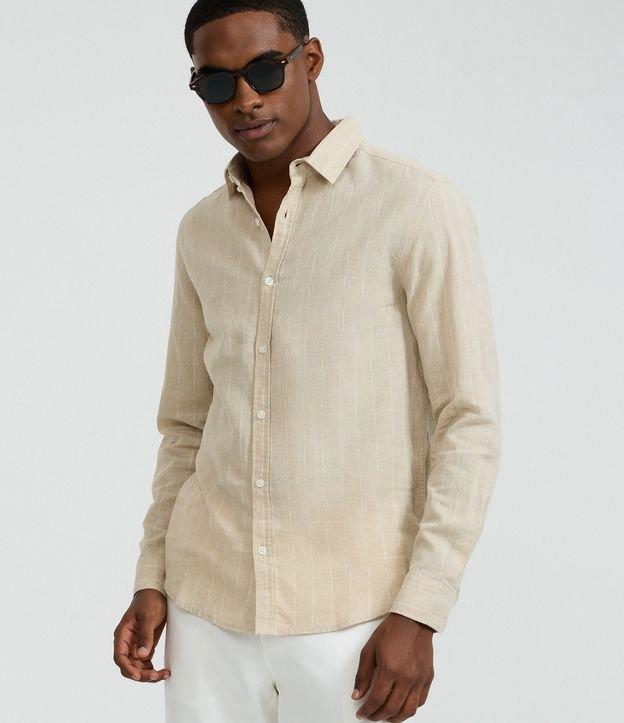 Camisa Regular em Linho com Estampa de Listra Fio Tinto e Texturizada - 1