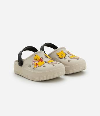 Sandália Infantil Babuche em PVC com Patch Ursinho Pooh  - Tam 20 ao 33