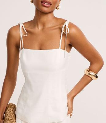 Blusa Alfaiatada com Decote Reto e Laço na Alça