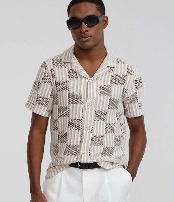 Camisa Regular em Renda Bicolor Texturizada