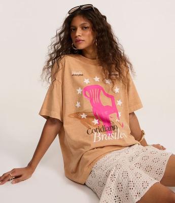 Camiseta Over em Algodão com Estampa Cotidiano Brasileiro