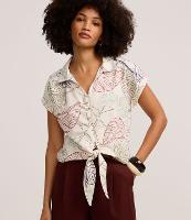 Blusa em Viscose com Gola Polo e Estampa Folhagem - 1