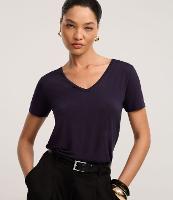 Blusa T-shirt Básica em Viscose com Decote V - 1