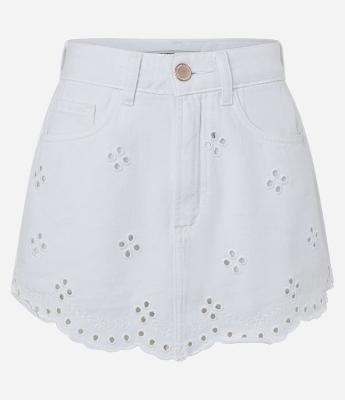 Short Saia em Jeans com Barra Nuvem e Bordado Vazado