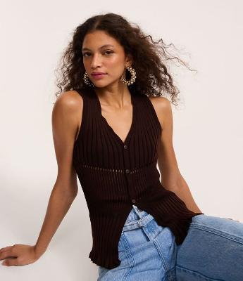 Blusa Regata em Tricô com Abotoamento Frontal