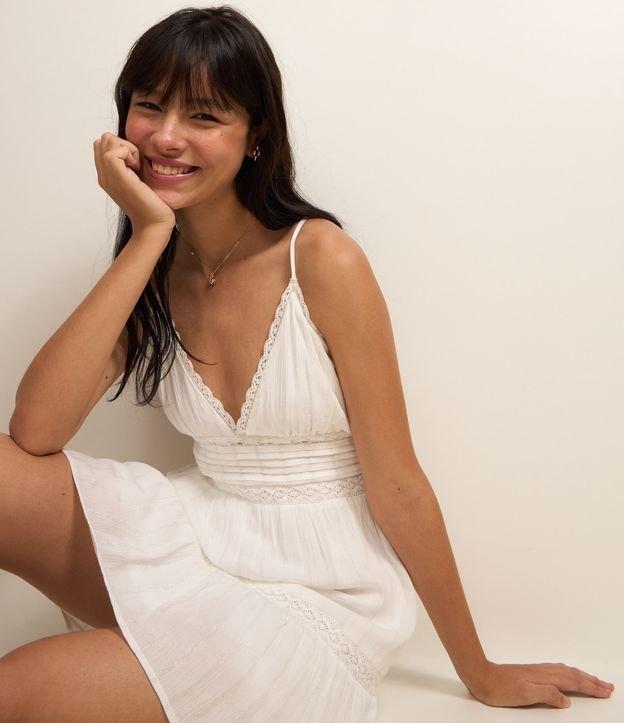 Vestido Evasê Curto em Viscose Texturizada com Alça Fina - 1