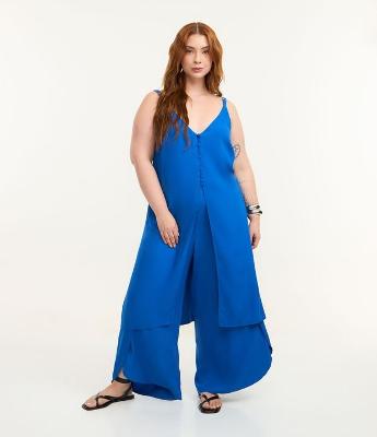 Calça Pantacourt em Viscose com Fenda Frontal Curve & Plus Size