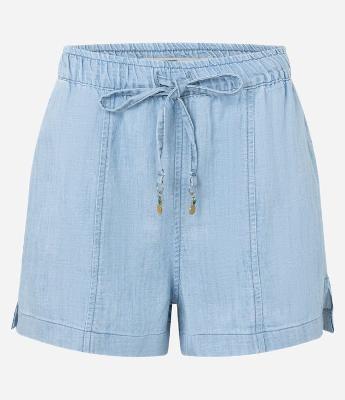 Short Runner em Jeans com Pingente de Abacaxi na Amarração