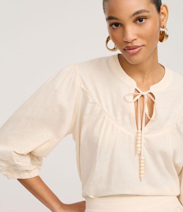 Blusa Bata em Cambraia com Bordado e Elástico no Punho - 2