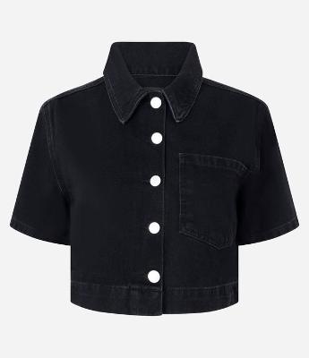 Camisa Cropped em Jeans com Botões e Bolso