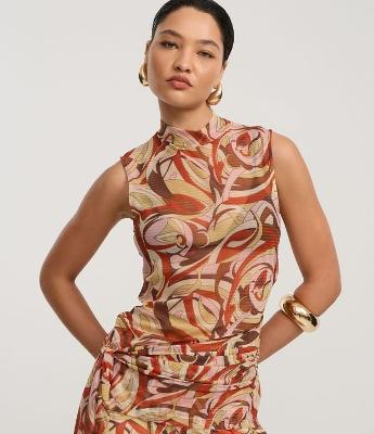 Blusa em Chiffon com Amarração e Estampa Abstrata