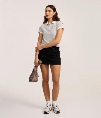 Minissaia em Jeans com Tachas nos Bolsos