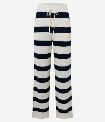 Calça Reta Listrada em Tricô com Elástico e Amarração no Cós