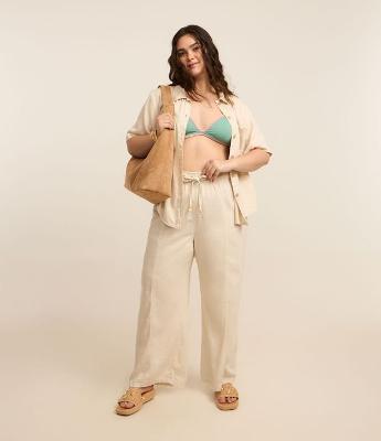 Calça Pantacourt em Sarja com Elástico no Cós e Amarração Curve & Plus