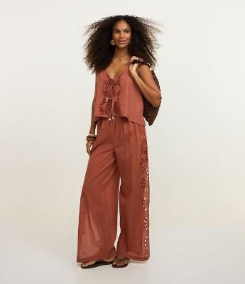 Saída de Praia Calça em Laise com Fenda Lateral