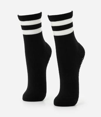 Meia Cano Médio Esportiva em Poliamida com Antiderrapante e Recortes em Tule